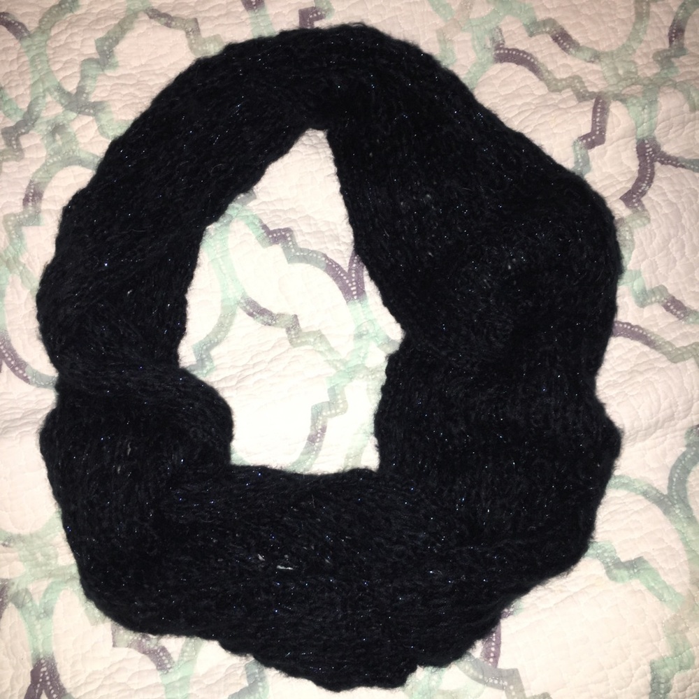 Navy Knit Scarf